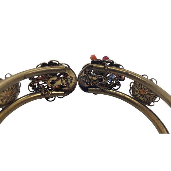 Vintage Ornate Brass Hinged Bangle Bracelet Filigree Faux Pearl Coral Glass Bead - Picture 7 of 7